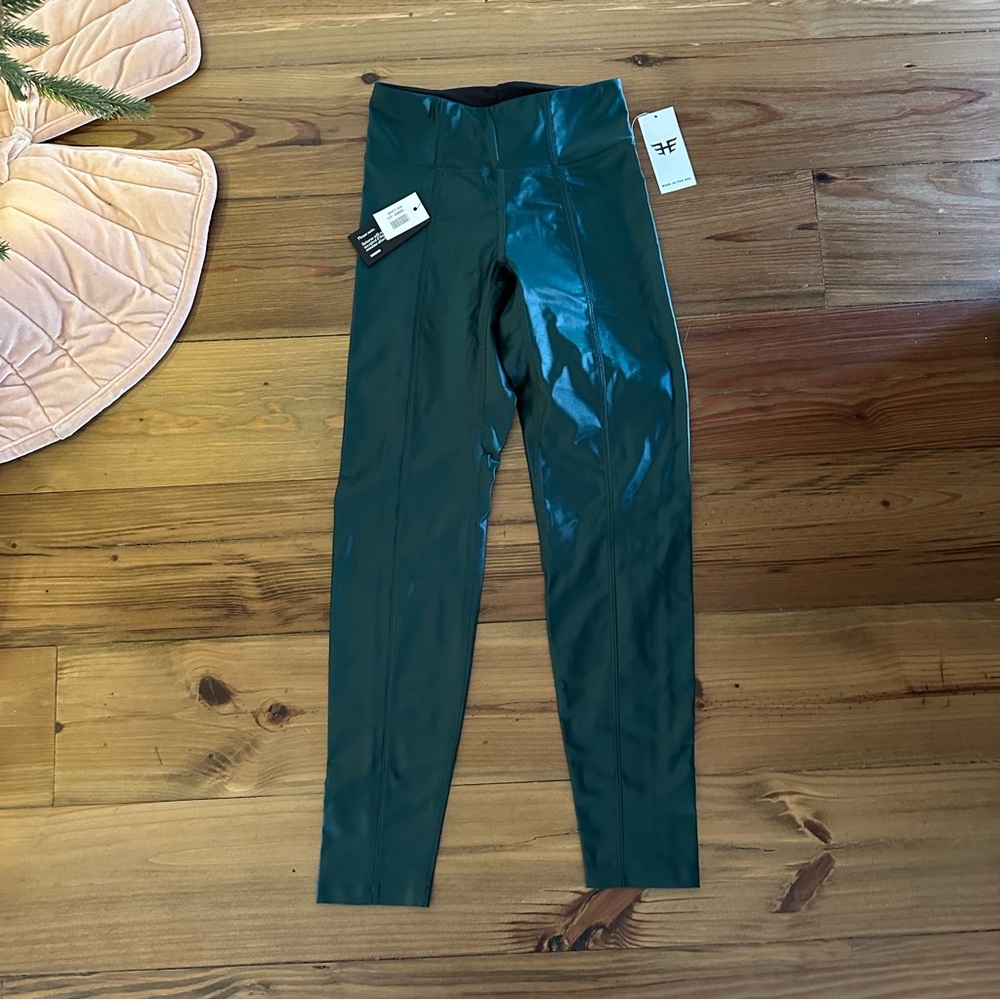 Heroine Sport Emerald Leggings NWT